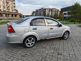 2009 Chevrolet Aveo I Рестайлинг, серый, 245000 рублей, вид 3