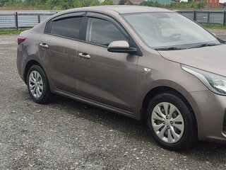 2018 Kia Rio IV, коричневый, 1380000 рублей, вид 4