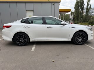 2017 Kia Optima IV, белый, 1870000 рублей, вид 3