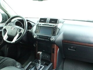 2017 Toyota Land Cruiser Prado 150 Series Рестайлинг 1, чёрный, 3995000 рублей, вид 3