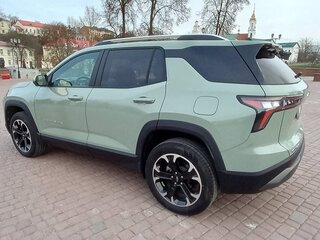 2024 Chevrolet Equinox IV, зелёный, 2350000 рублей, вид 4