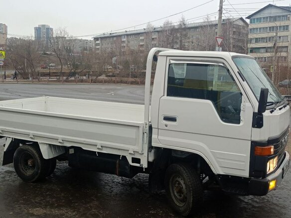 1995 Toyota TownAce, белый, 850000 рублей - вид 6
