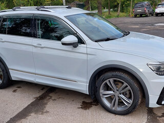 2020 Volkswagen Tiguan II, серебристый, 3500000 рублей, вид 4