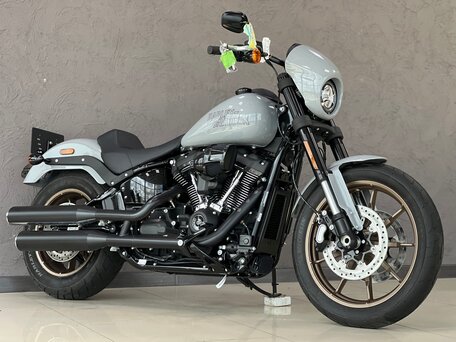 2024 Harley-Davidson Low Rider, серебристый, 2100000 рублей, вид 1