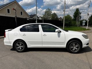 2013 Skoda Octavia II (A5) Рестайлинг, белый, 750000 рублей, вид 4