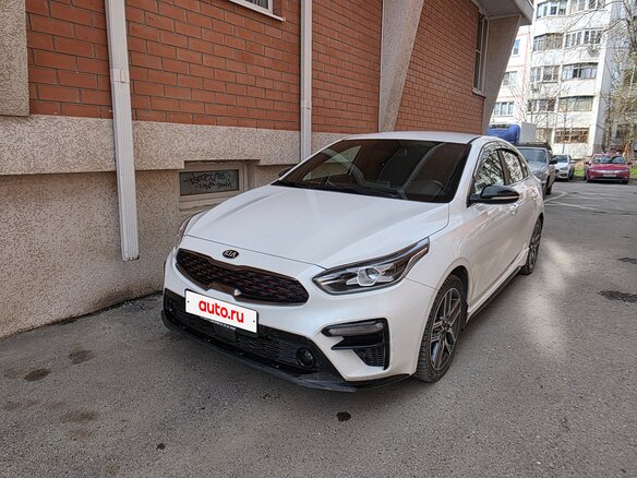 2020 Kia Cerato IV, белый, 1820000 рублей - вид 2