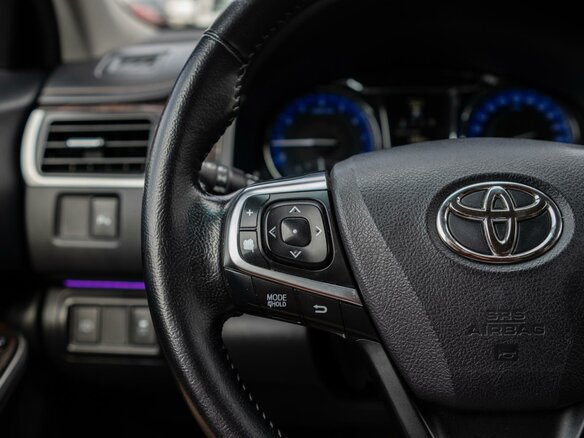 2016 Toyota Camry VII (XV50) Рестайлинг, белый, 2639000 рублей - вид 18