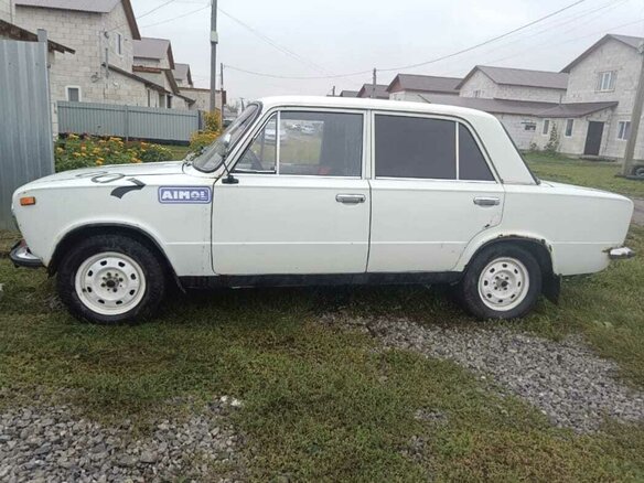 1981 Lada (ВАЗ) 2101, белый, 100000 рублей - вид 4