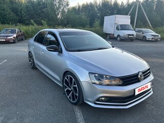 2015 Volkswagen Jetta VI Рестайлинг, серебристый, 950000 рублей, вид 4