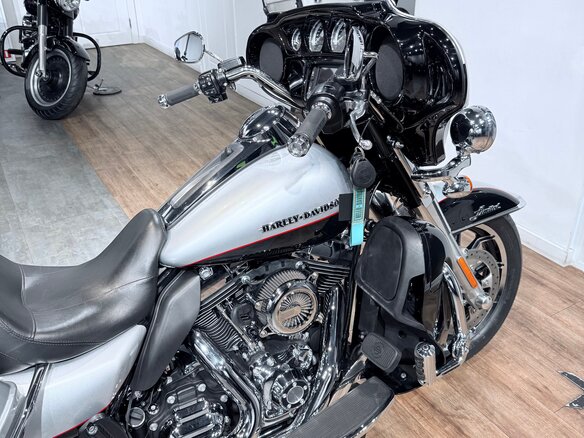 2015 Harley-Davidson Electra Glide, серебристый, 1399000 рублей - вид 13