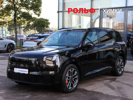 Lynk & Co 900