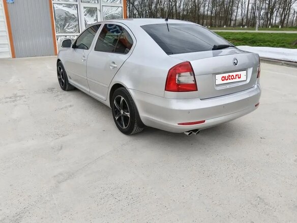 2013 Skoda Octavia II (A5) Рестайлинг, серебристый, 800000 рублей - вид 6