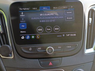 2019 Chevrolet Malibu IX Рестайлинг, белый, 1350000 рублей, вид 3