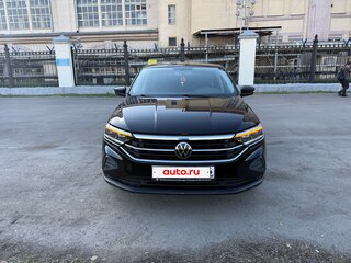 2021 Volkswagen Polo VI, чёрный, 2000000 рублей, вид 2