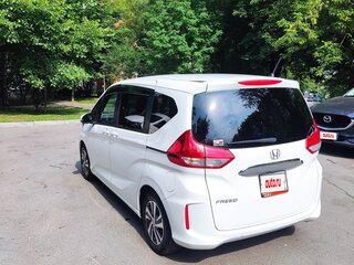2022 Honda Freed II Рестайлинг, белый, 1950000 рублей, вид 4