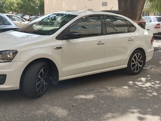 2017 Volkswagen Polo V Рестайлинг, белый, 890000 рублей, вид 3