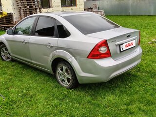 2010 Ford Focus II Рестайлинг, серебристый, 500000 рублей, вид 5
