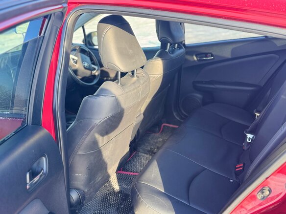 2016 Toyota Prius IV (XW50), красный, 1450000 рублей - вид 9