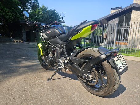 2024 Triumph Trident 660, чёрный, 920000 рублей, вид 5