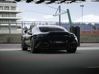 2025 Aston Martin V8 Vantage IV Рестайлинг, чёрный, 37947500 рублей, вид 5