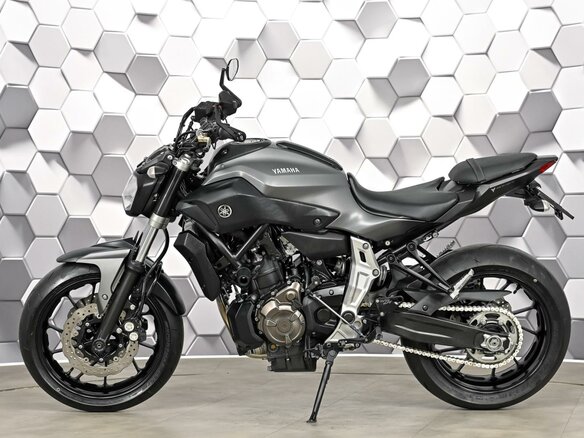 2014 Yamaha MT-07 (FZ-07), серый - вид 3