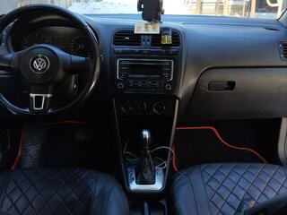 2013 Volkswagen Polo V, чёрный, 800000 рублей, вид 2