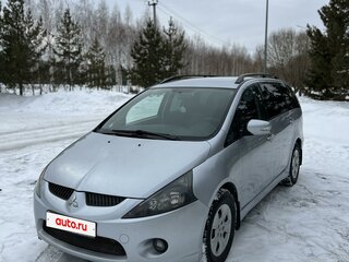 2005 Mitsubishi Grandis I, серебристый, 630000 рублей, вид 2