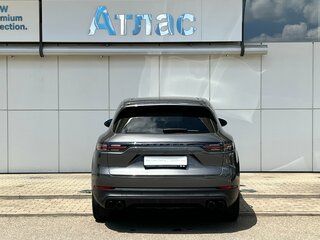 2020 Porsche Cayenne III, серый, 5990000 рублей, вид 4