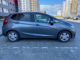 2019 Honda Fit III Рестайлинг, серый, 1220000 рублей, вид 3