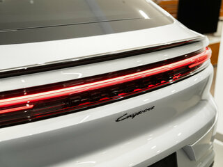 2026 Porsche Cayenne Coupé III Рестайлинг, серый, 17590000 рублей, вид 4