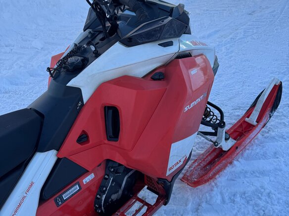 2019 BRP Ski-Doo Summit 850, красный, 1250000 рублей - вид 7