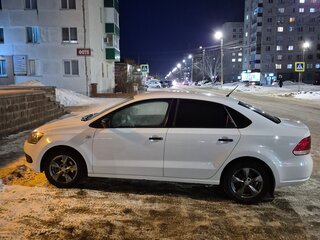 2015 Volkswagen Polo V, белый, 900000 рублей, вид 4