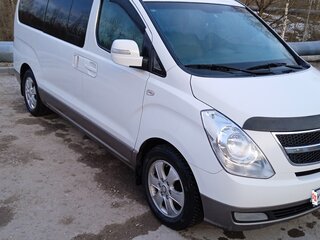 2013 Hyundai Grand Starex I, белый, 2000000 рублей, вид 2