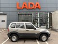 2015 Chevrolet Niva I Рестайлинг, серебристый, 695000 рублей - вид 3