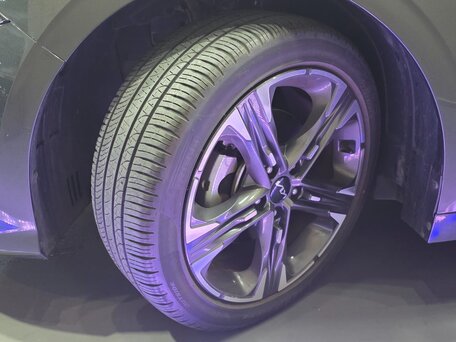 2023 Kia K5 III, чёрный, 2380000 рублей, вид 5