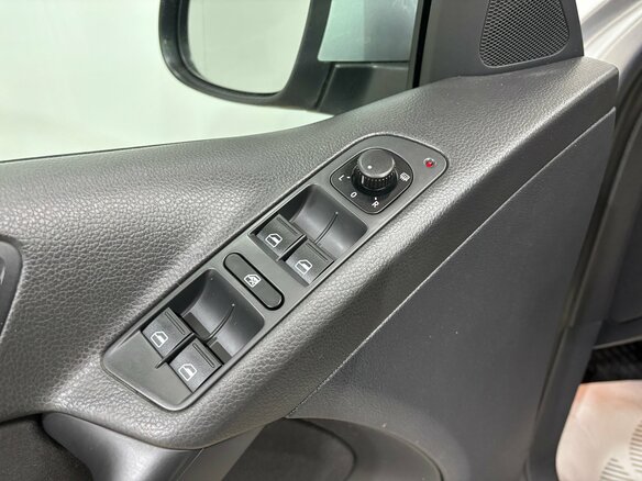 2011 Volkswagen Tiguan I Рестайлинг, серебристый, 1230000 рублей - вид 7