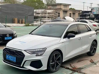 2023 Audi A3 Sportback 35 TFSI IV (8Y), белый, 1642000 рублей, вид 1