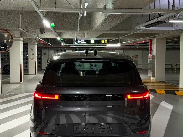 2026 Land Rover Range Rover Sport P400 MHEV III, серый, 18190000 рублей - вид 4