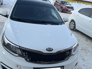 2015 Kia Rio III Рестайлинг, белый, 900000 рублей, вид 1