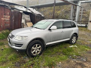 2008 Volkswagen Touareg I Рестайлинг, серебристый, 800000 рублей, вид 1