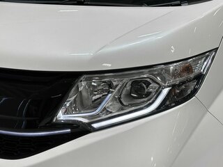 2017 Honda Stepwgn V, белый, 1897000 рублей, вид 4