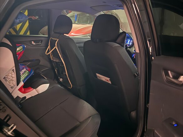 2017 Hyundai Solaris II, чёрный, 1350000 рублей - вид 8