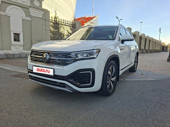 2020 Volkswagen Tayron GTE I, белый, 2810000 рублей