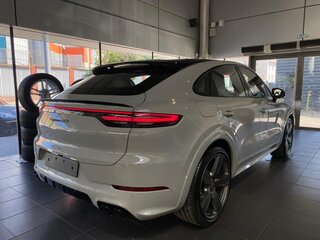 2021 Porsche Cayenne GTS Coupé III, серый, 9000000 рублей, вид 3