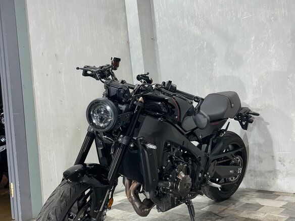 2022 Yamaha XSR900, чёрный, 1030000 рублей - вид 4