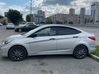 2012 Hyundai Solaris I, серебристый, 620000 рублей, вид 3