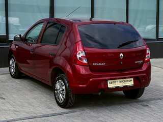 2014 Renault Sandero I, красный, 465000 рублей, вид 3