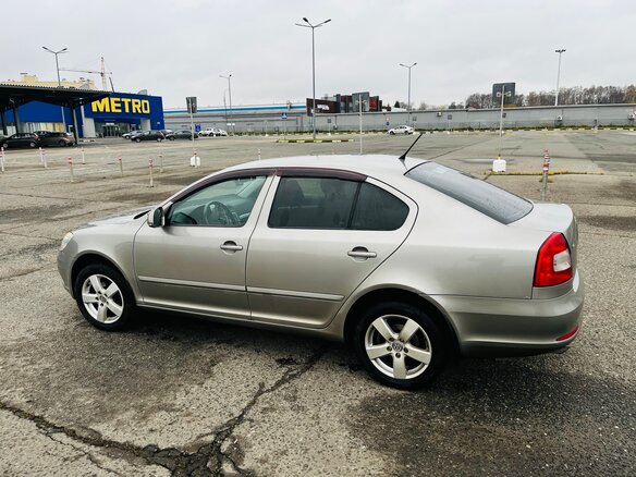 2011 Skoda Octavia II (A5) Рестайлинг, серый - вид 5