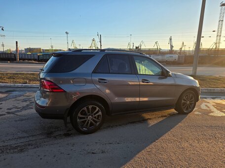 2017 Mercedes-Benz GLE 350 d I (W166), серый, 3750000 рублей, вид 3