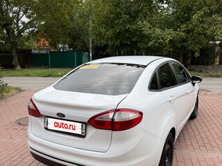 2016 Ford Fiesta Mk6 Рестайлинг, белый, 725000 рублей, вид 5